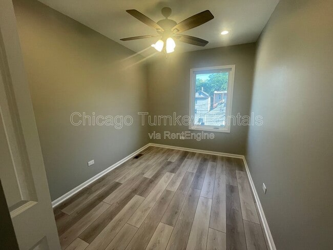 Building Photo - 2624 W 24th St