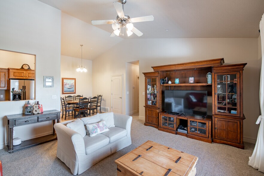 Building Photo - 358 S 550 W