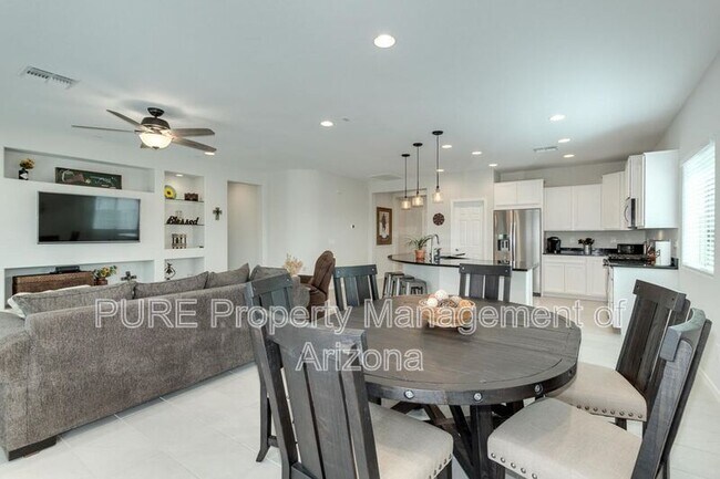 Building Photo - 3602 N Barrington Dr