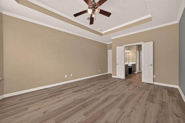 Building Photo - 15711 Huddleston Dr
