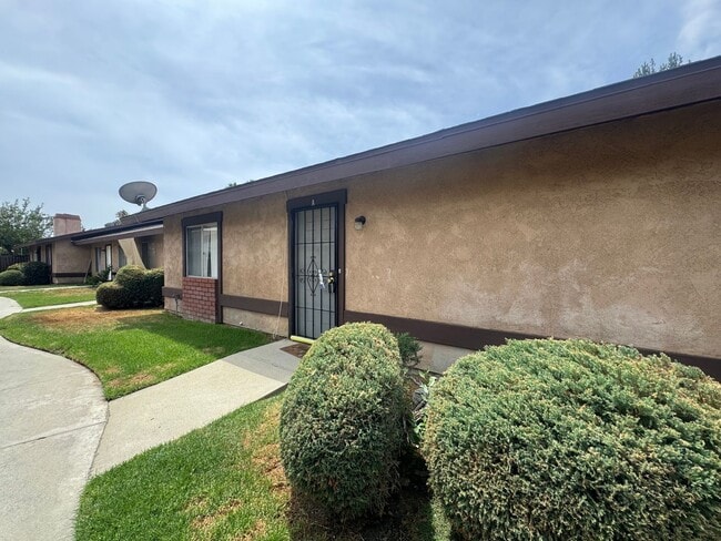 Building Photo - 533 Montecito Ave