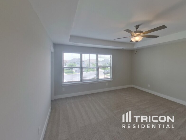 Building Photo - 404 Charity Ln