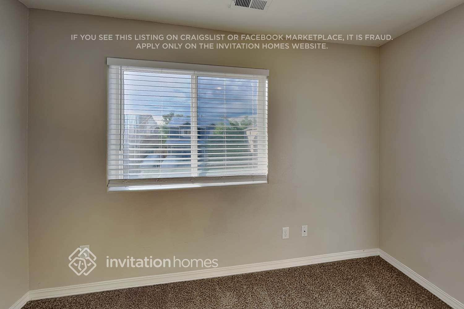 Building Photo - 4047 Creek Legend View