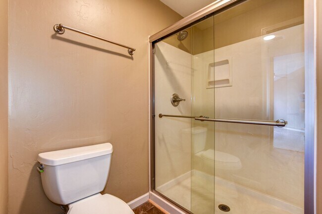 Building Photo - Beautiful 3 Bed, 2 Bath Condo on the Hassaympa Golf Course!