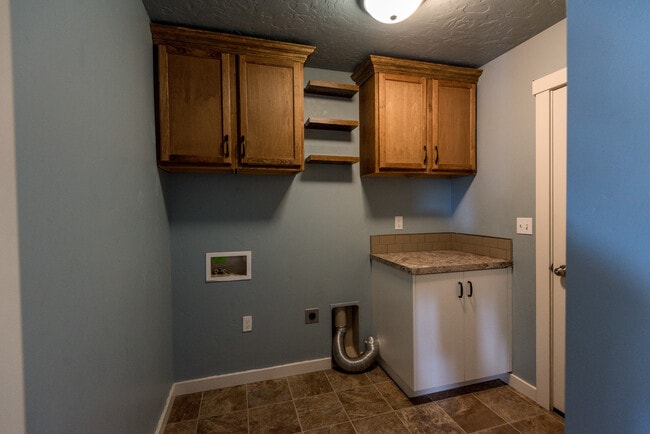 Building Photo - 2803 Tamarack St