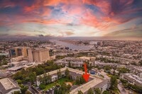 Building Photo - Newport Beach One Bedroom Beauty