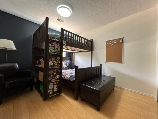 Building Photo - Beautiful 3 Bed/3 Bath in North Boulder Available 7/6