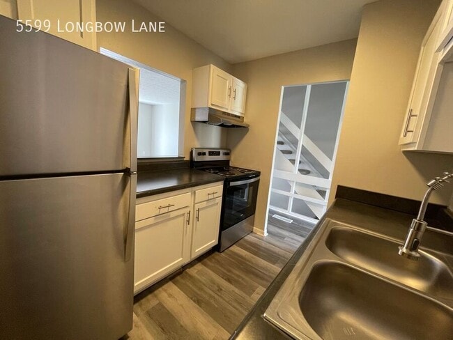 Building Photo - 5599 Longbow Ln