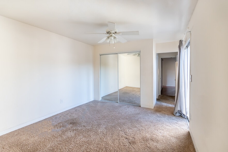 Master Bedroom - 5156 Ewing St