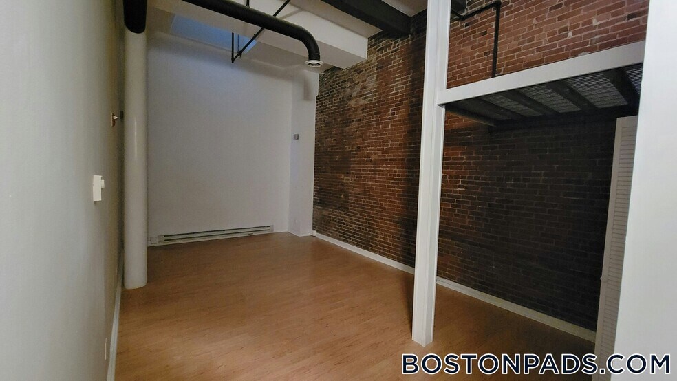 Building Photo - 254 Friend St