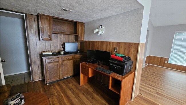 Building Photo - 15303 Gran Vista Dr