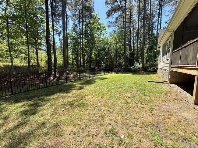 Building Photo - 275 Maplewood Dr