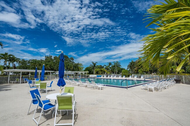 Building Photo - 18081 SE Country Club Dr