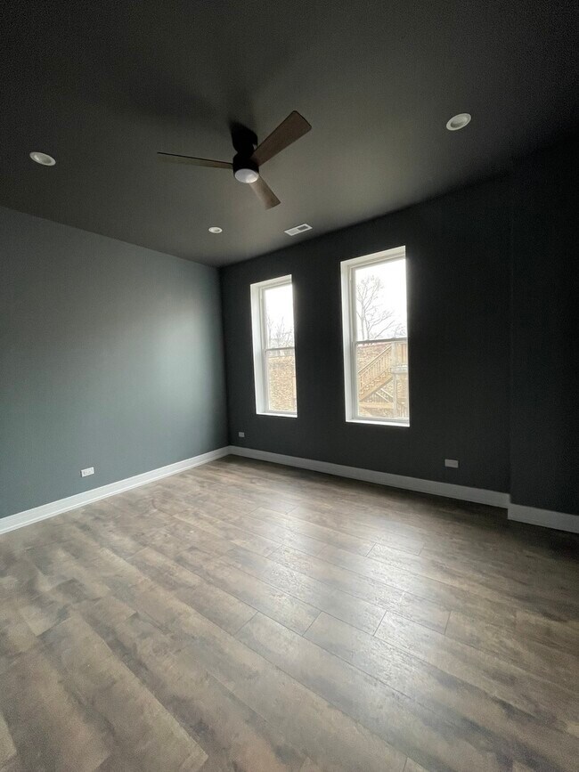 Building Photo - 1531 S Harding Ave