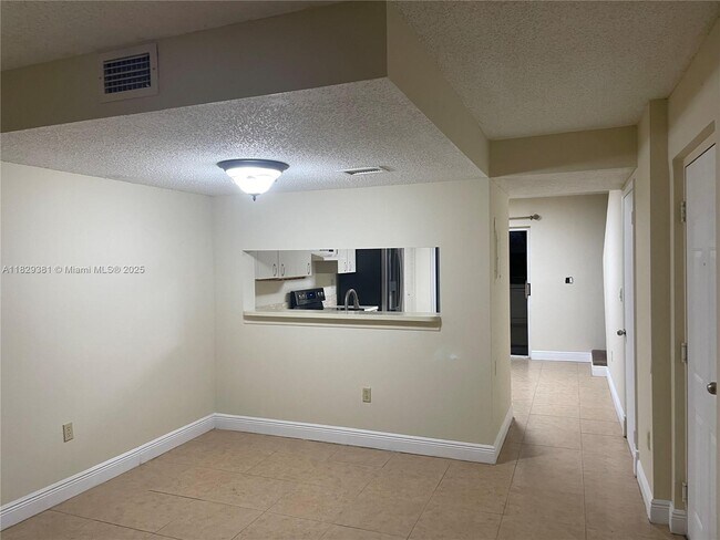Building Photo - 14970 SW 82nd Ln
