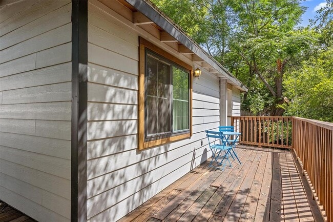 Building Photo - 1167 Ridgeway Dr