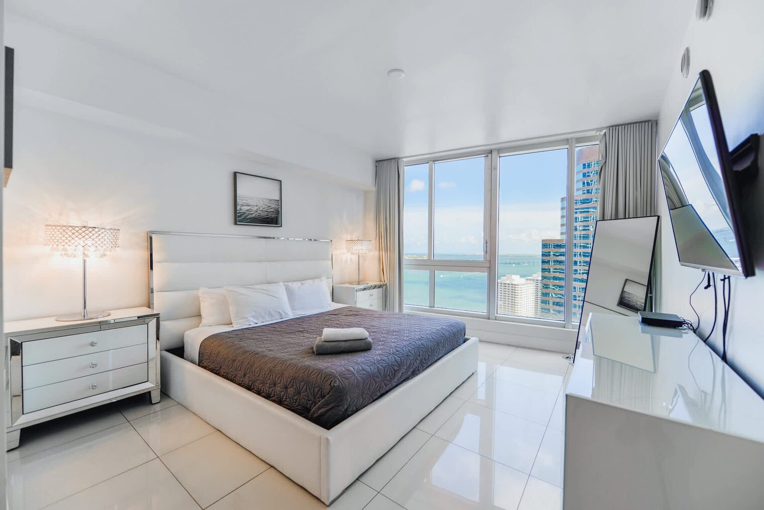 Building Photo - 485 Brickell Ave