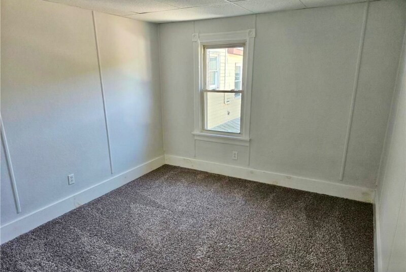 Building Photo - 144 S Nicholas St