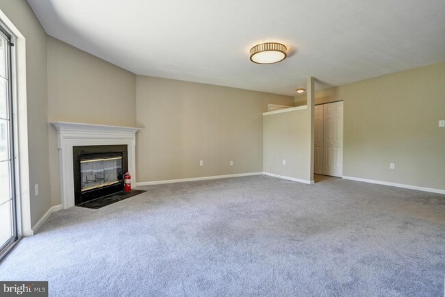 Building Photo - 325 Westridge Cir