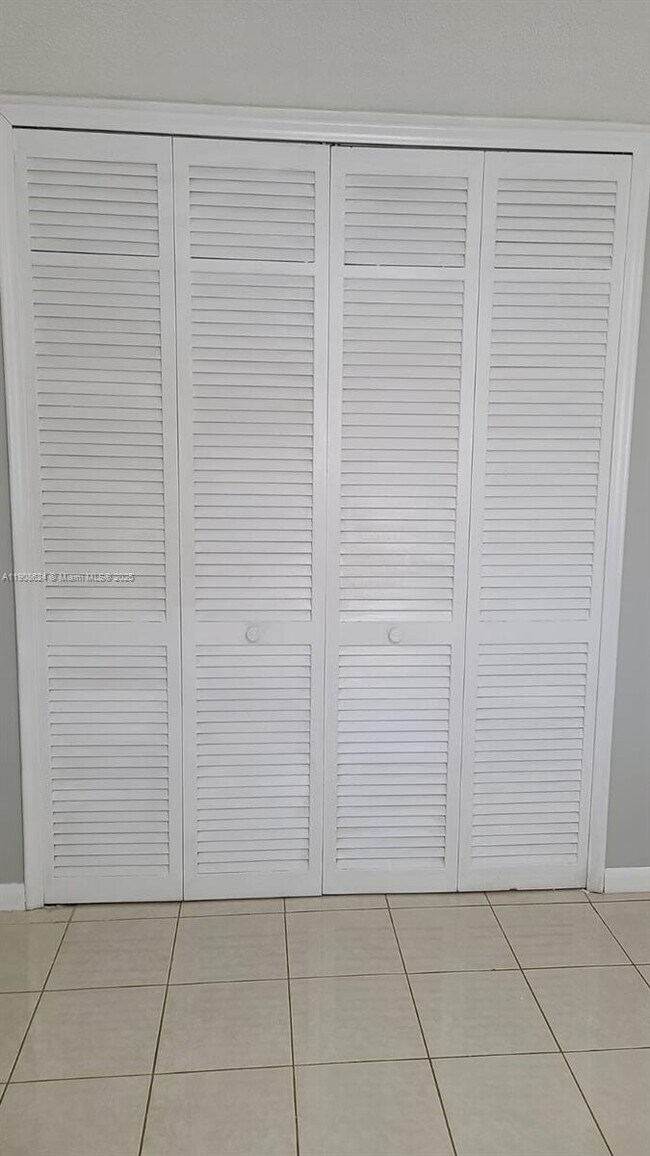 Building Photo - 1715 Wiley St