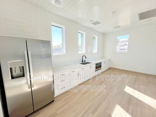 Building Photo - 41168 Emory Ln