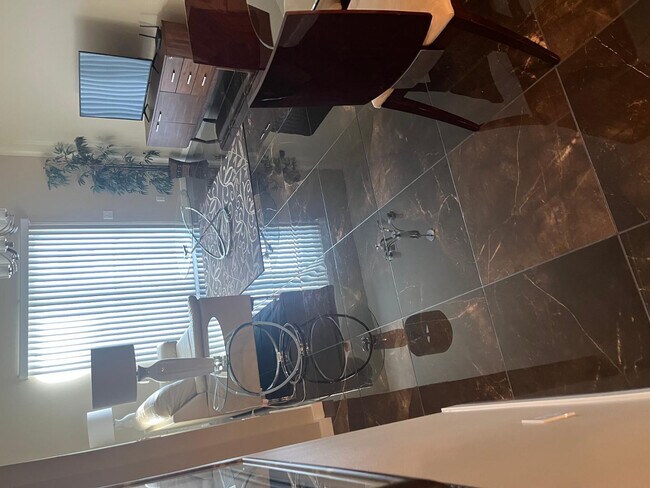 Building Photo - 2511 W Queen Creek Rd