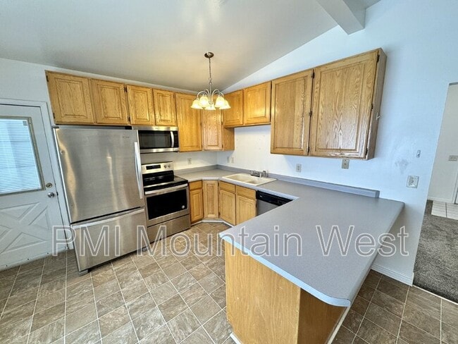 Building Photo - 4927 W Pavant Ave