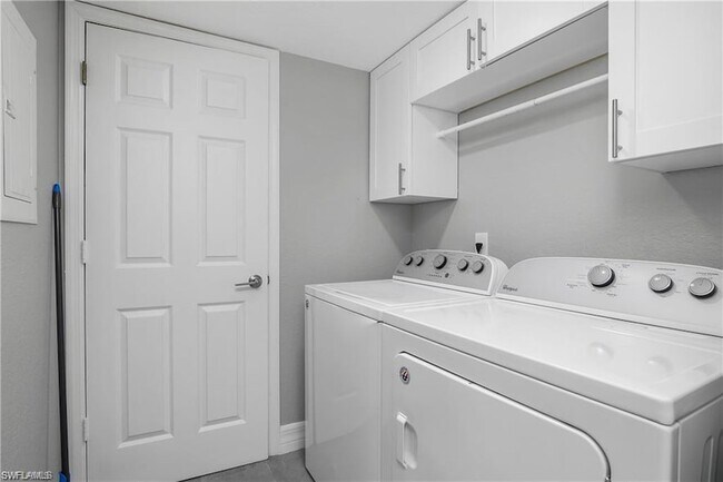 Building Photo - 773 Wiggins Lake Dr