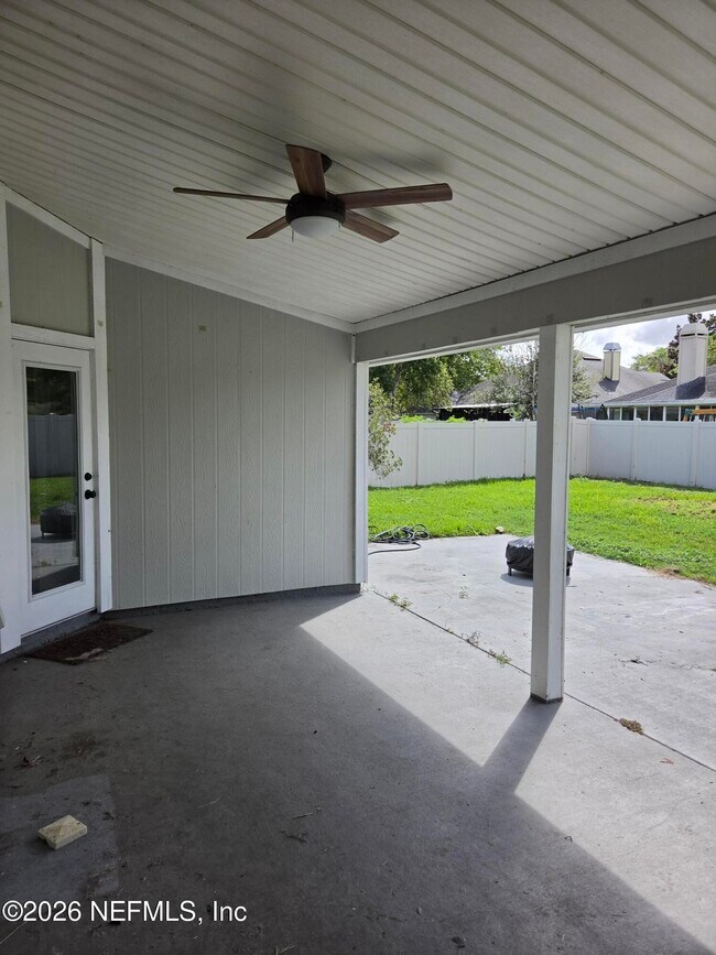 Building Photo - 2071 Thornhill Drive