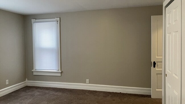 Building Photo - 1150 Creighton Ave