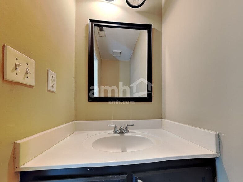 Building Photo - 12719 Diamond Dr