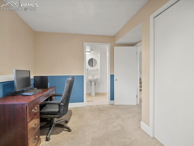$1,000 Room & Living Area For Rent - 4780 S Splendid Cir
