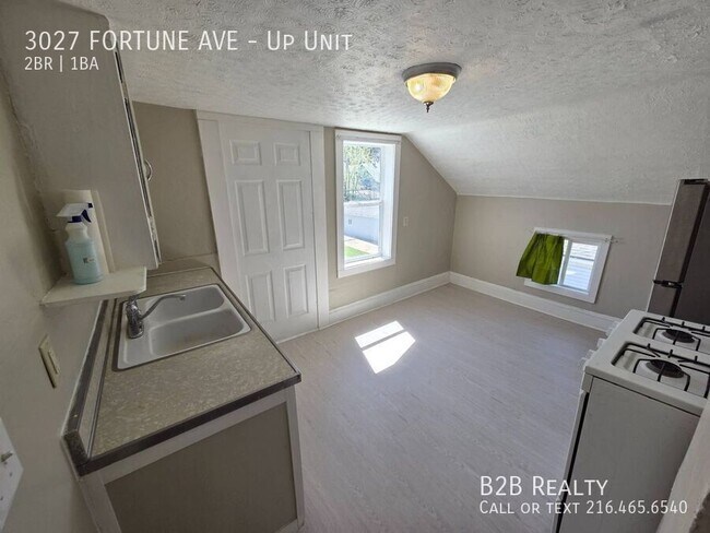 Building Photo - 3027 Fortune Ave