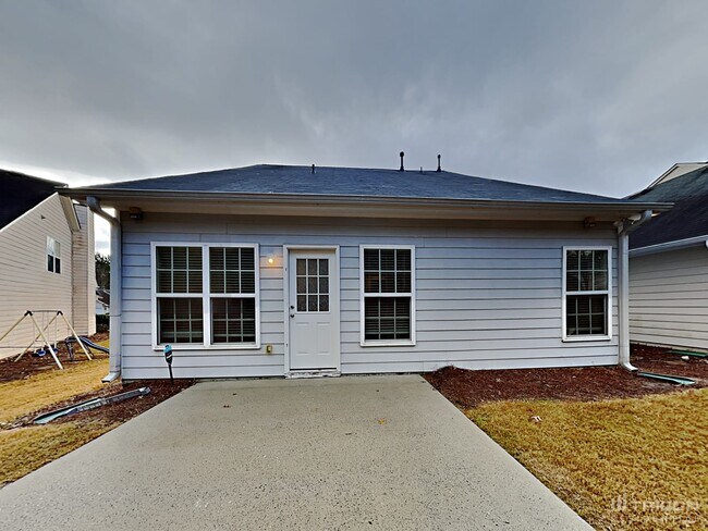 Building Photo - 9543 Lakeview Rd