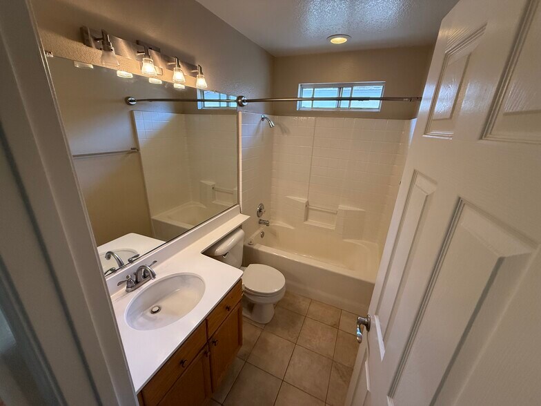 Building Photo - 748 North Siavohn Drive