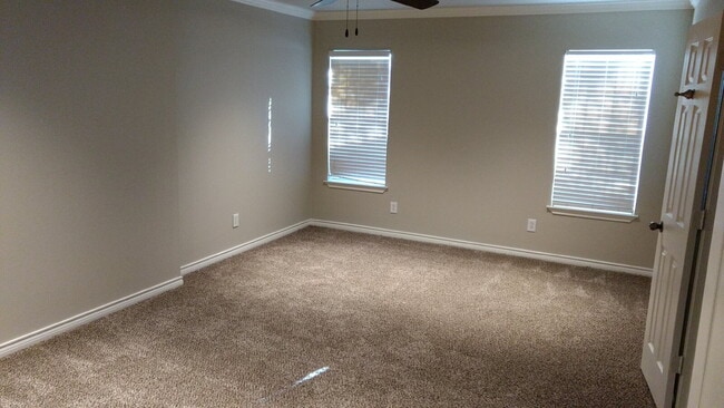 Building Photo - 3/2/2 open space concept in Tech Terrace.Large backyard