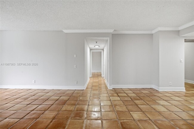 Building Photo - 2500 Parkview Dr