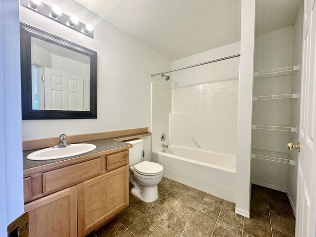 Building Photo - 10113 W Barberry Ave