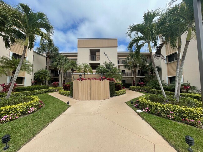 Primary Photo - 2 BR 2 Bath Condo in Reflections on the Ri...