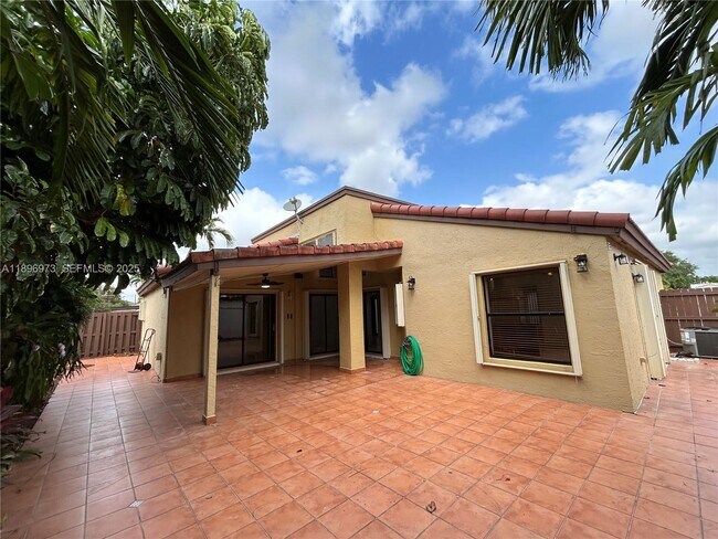 Building Photo - 8910 SW 4th Ln