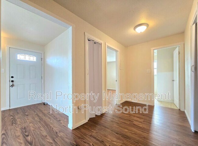 Building Photo - 1083 Alder Ave