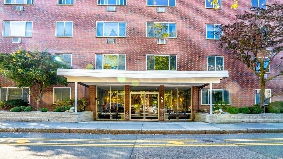 Building Photo - 50 Green St