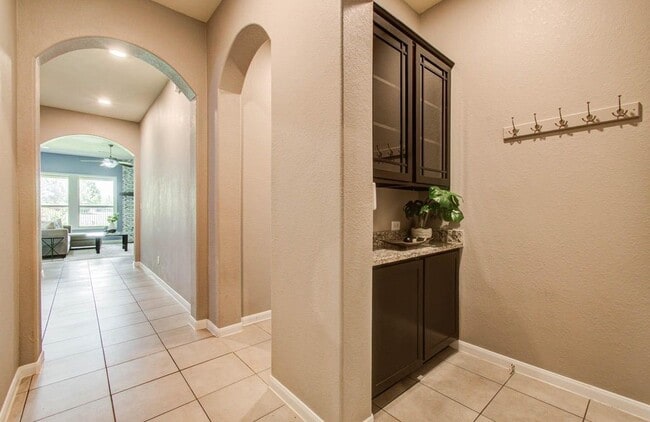 Building Photo - 17622 Quiet Shores Dr