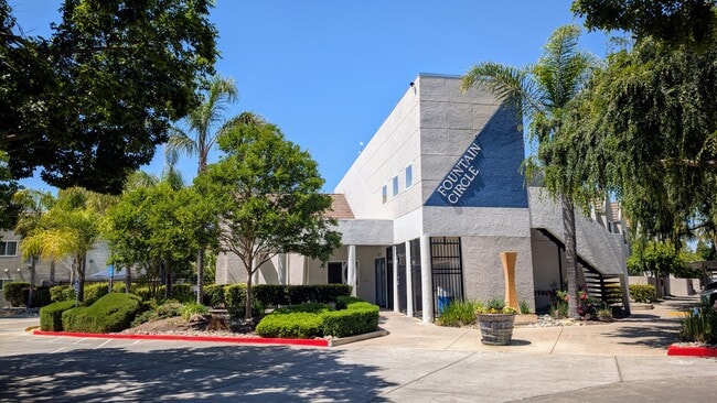 Leasing Office/Clubhouse - Fountain Circle Townhomes