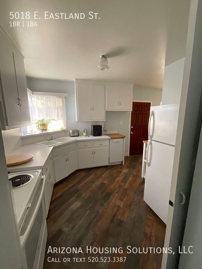 Building Photo - 5018 E Eastland St