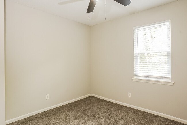 Building Photo - Beautifully Split-Level Home in Columbia County