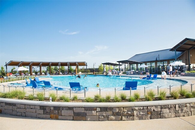 Building Photo - 2815 Torrey Pines Dr