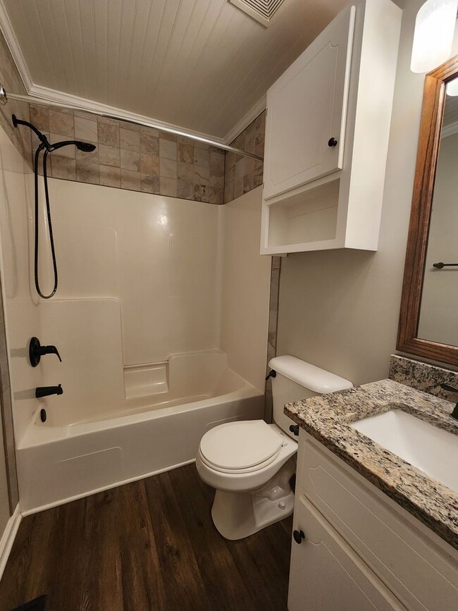Building Photo - Dunwoody Subdivision