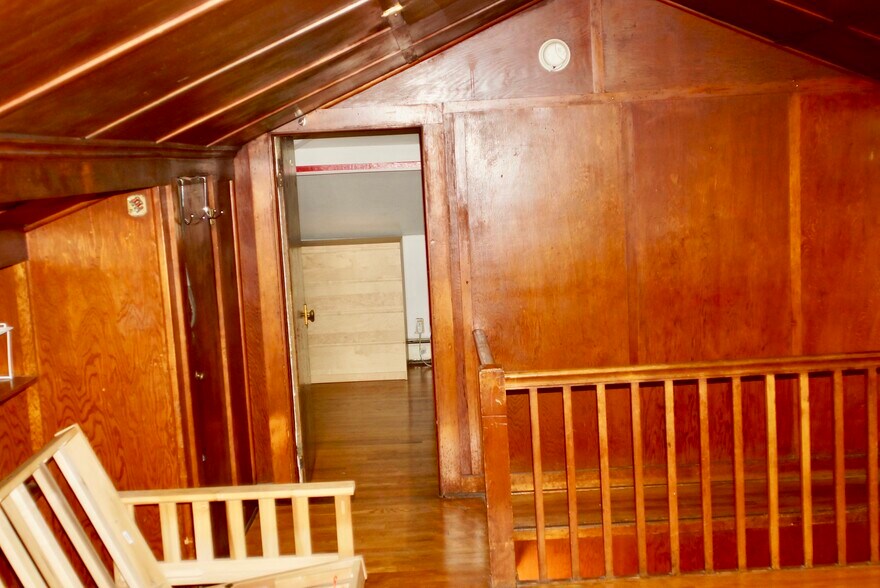 Building Photo - 1150 Chapel St