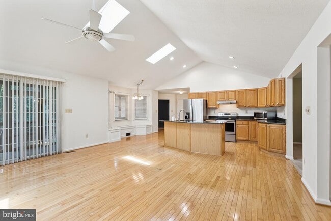 Building Photo - 14610 Balsam Ct